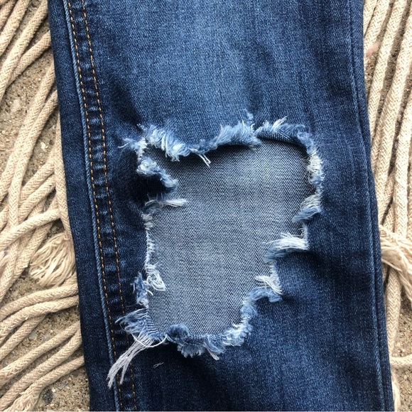 Free People Distressed Skinny Jeans Size 26 - Picture 6 of 8